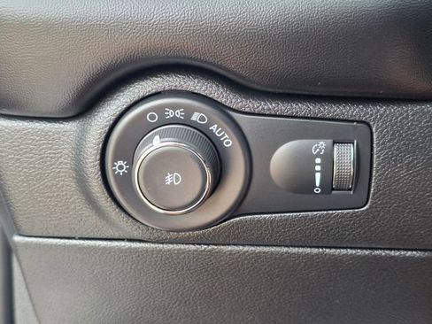 Used 2023 Dodge Durango GT image 42