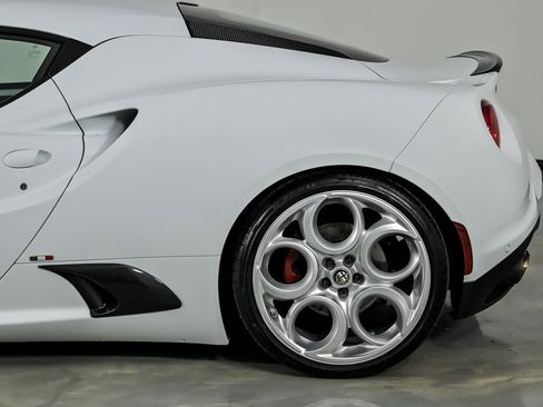 Used 2015 Alfa Romeo 4C Coupe w/ Leather Interior Group image 9