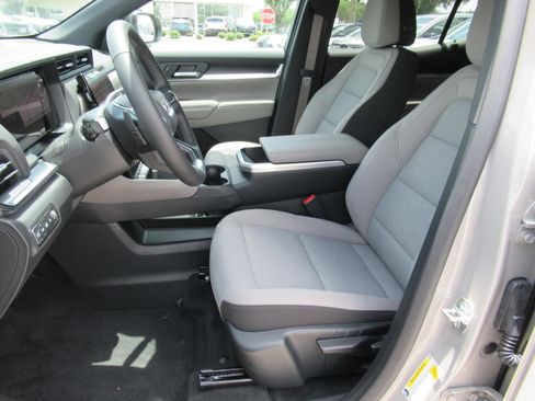 New 2026 GMC Terrain Elevation w/ Technology Package II FWD image 18