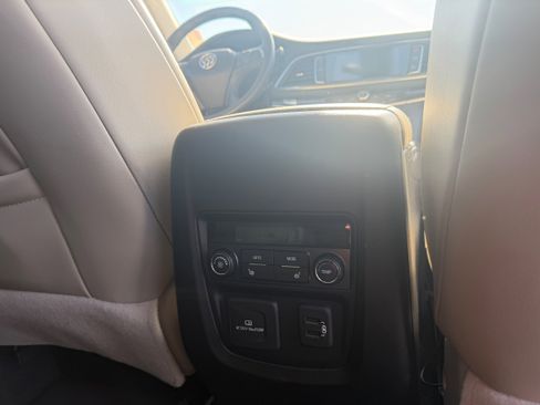 Used 2019 Buick Enclave Premium image 7