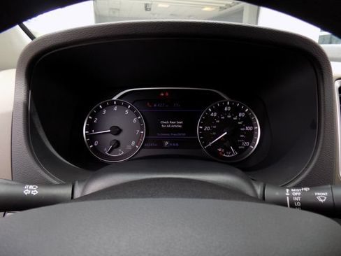 Used 2022 Nissan Frontier SV w/ Technology Package RWD image 17