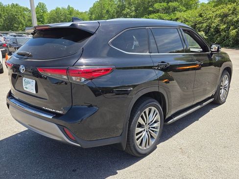 Used 2022 Toyota Highlander Platinum AWD/4WD image 10