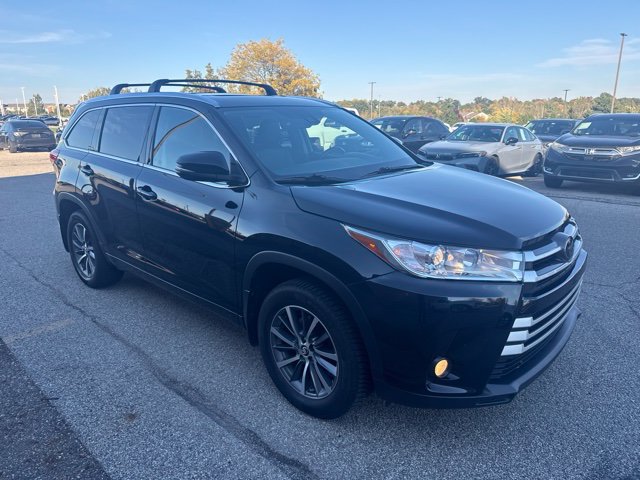 Used 2018 Toyota Highlander XLE AWD/4WD image 2