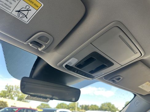 Used 2024 Honda Pilot Touring image 33