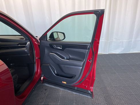 Used 2022 Toyota Highlander XSE image 20