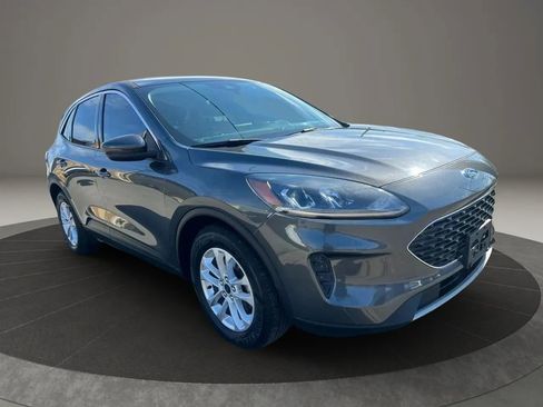 Used 2020 Ford Escape SE FWD image 3