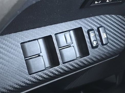 Used 2013 Toyota RAV4 Limited image 15