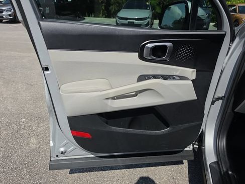 Certified 2023 Kia Sorento EX w/ Panoramic Sunroof Package FWD image 18