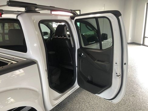 Used 2010 Nissan Frontier PRO-4X w/ Pro-4x Value Truck Pkg AWD/4WD image 20