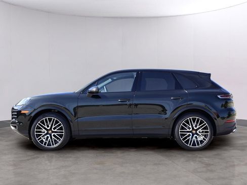 Certified 2025 Porsche Cayenne AWD/4WD image 2