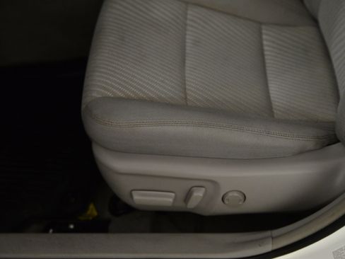 Used 2017 Toyota Camry LE image 12