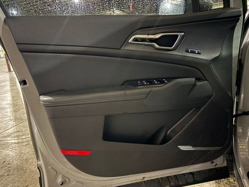 Used 2024 Kia Sportage SX image 19