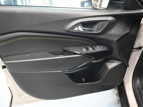 New 2026 Chevrolet Trax ACTIV w/ Sunroof Package FWD image 27