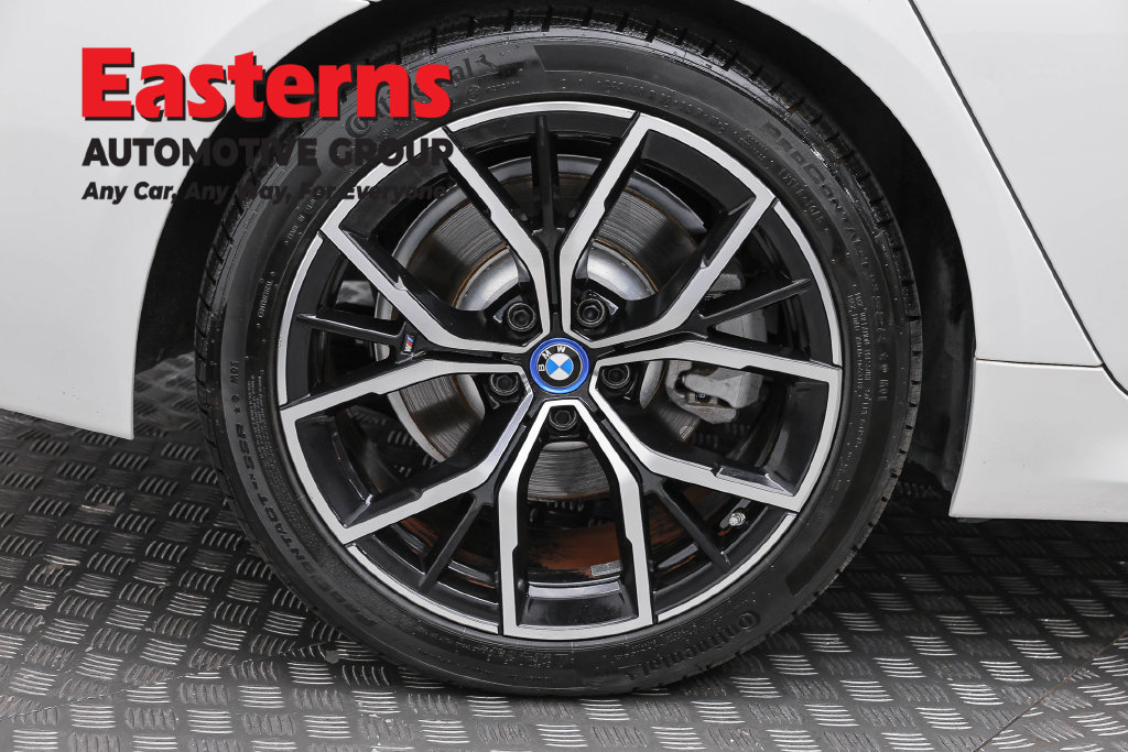 Used 2023 BMW 530e w/ M Sport Package RWD image 32
