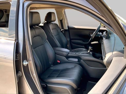 Used 2023 Honda HR-V EX-L image 9