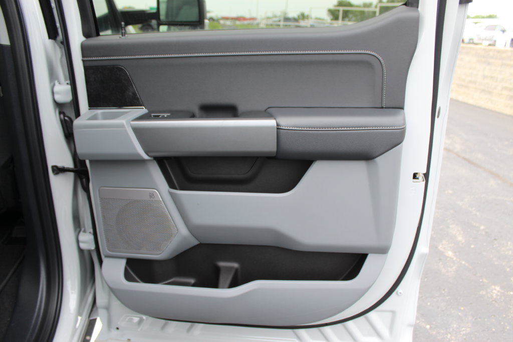 New 2026 Ford F250 XLT w/ XLT Premium Package AWD/4WD image 13