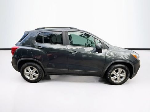 Used 2018 Chevrolet Trax LT w/ LT Convenience Package FWD image 9
