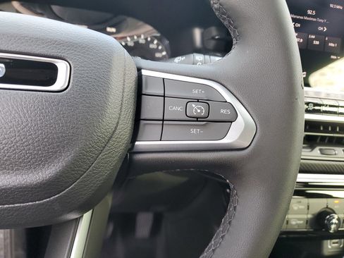 New 2026 Jeep Compass Latitude AWD/4WD image 24