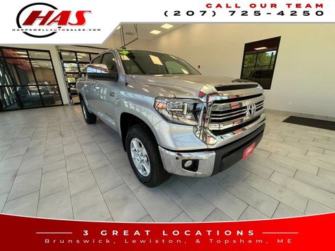 Used 2016 Toyota Tundra SR5 w/ SR5 Upgrade Package AWD/4WD image 8