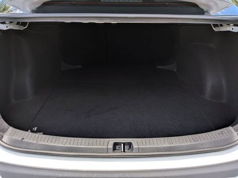 Used 2025 Toyota Corolla LE FWD image 28