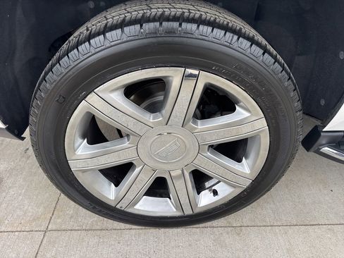 Used 2019 Cadillac Escalade Luxury AWD/4WD image 20