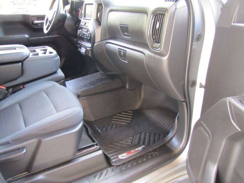 Used 2024 Chevrolet Silverado 1500 Custom Trail Boss AWD/4WD image 21