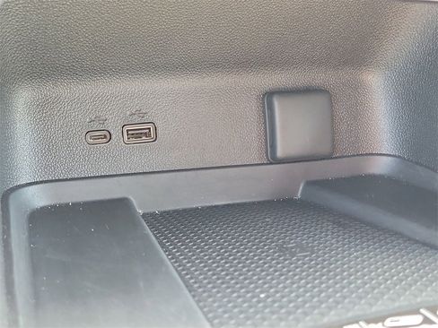 Used 2025 Chevrolet Traverse LT w/ Enhanced Driving Package image 36