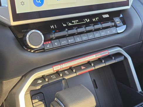 Used 2025 Toyota Sequoia Platinum AWD/4WD image 33