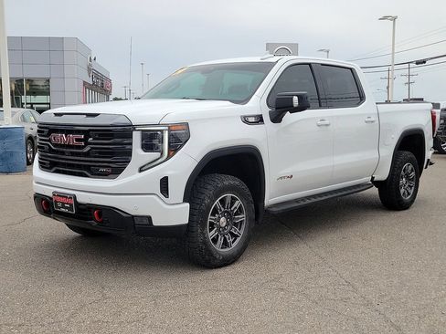Used 2024 GMC Sierra 1500 AT4 w/ AT4 Premium Package AWD/4WD image 5