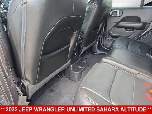 Used 2022 Jeep Wrangler Unlimited Sahara AWD/4WD image 17