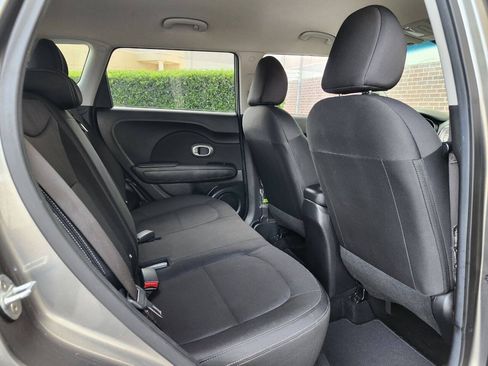 Used 2016 Kia Soul FWD image 7