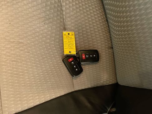 Used 2012 Toyota Camry SE FWD image 26