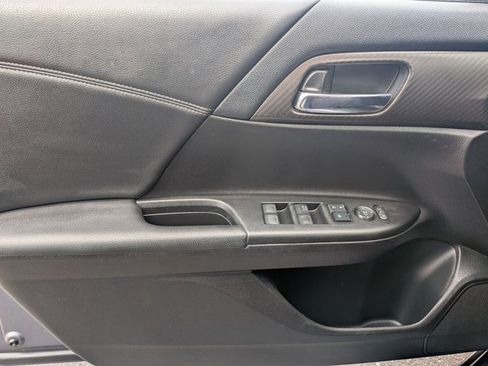 Used 2016 Honda Accord Sport image 10