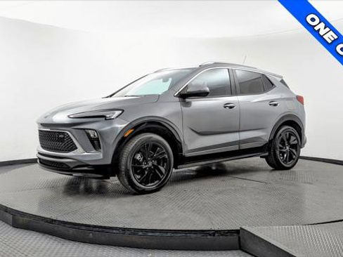 Used 2024 Buick Encore GX Sport Touring w/ Comfort Package image 2