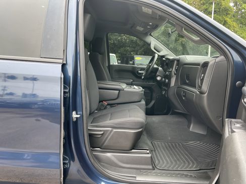 Used 2019 Chevrolet Silverado 1500 Custom w/ Custom Value Package image 12