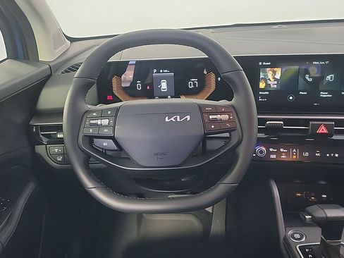 Used 2026 Kia Sportage EX FWD image 22