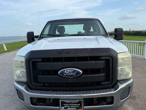 Used 2011 Ford F250 XL w/ PWR Equipment Group RWD image 2