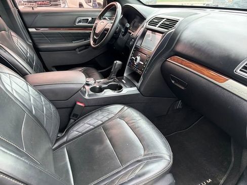 Used 2019 Ford Explorer Platinum AWD/4WD image 22