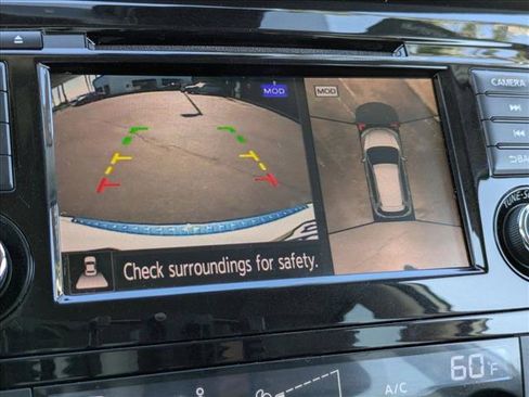 Used 2020 Nissan Rogue SL w/ Premium Package image 14