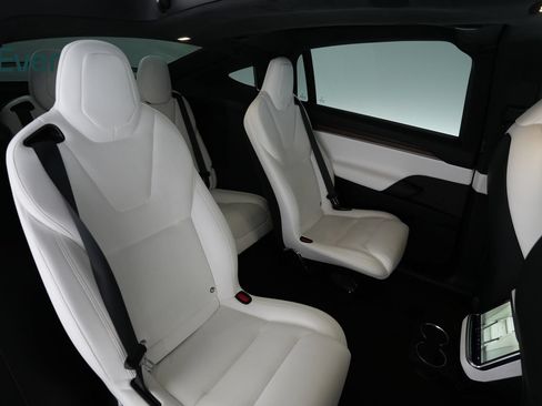 Used 2023 Tesla Model X AWD/4WD image 5