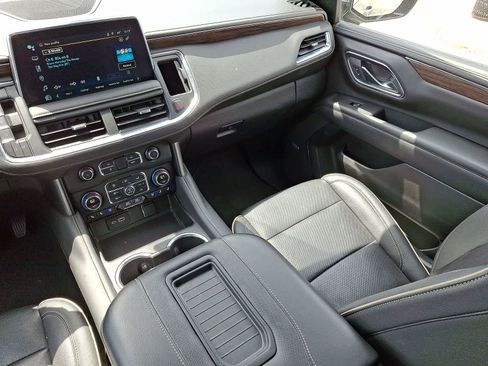 Used 2023 Chevrolet Suburban Premier RWD image 12