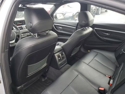 Used 2018 BMW 330i xDrive Sedan w/ Convenience Package image 31