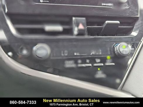 Used 2022 Toyota Camry SE image 22