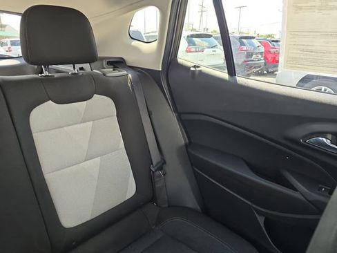 Used 2024 Chevrolet Trax LS w/ LS Convenience Package FWD image 14