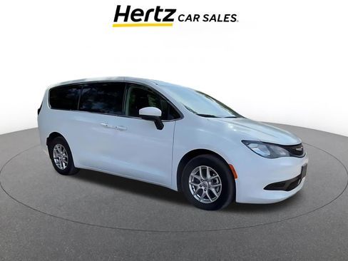 Used 2023 Chrysler Voyager LX FWD image 1