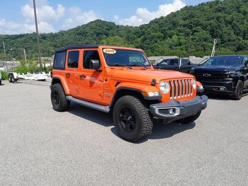 Used 2018 Jeep Wrangler Unlimited Sahara w/ Cold Weather Group AWD/4WD image 2