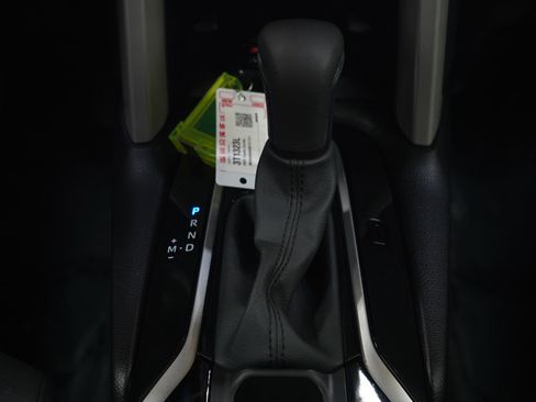 Used 2025 Toyota Corolla Cross XLE w/ Convenience Package AWD/4WD image 20