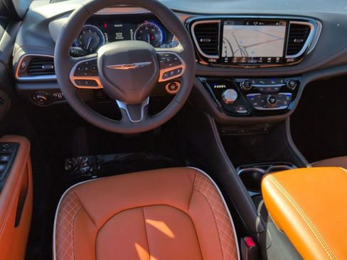 New 2026 Chrysler Pacifica Pinnacle image 22