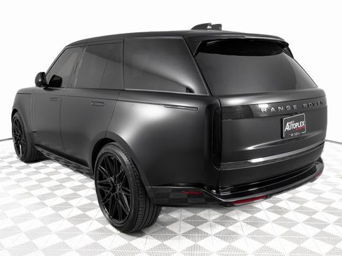 Used 2025 Land Rover Range Rover SE image 7