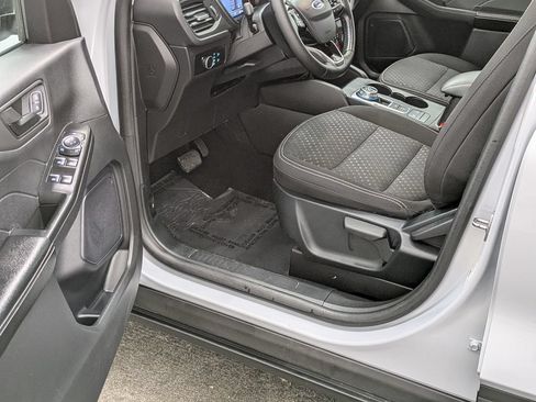 Used 2025 Ford Escape Active AWD/4WD image 28